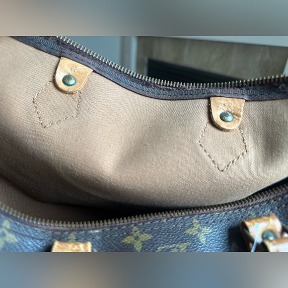 Authentic vintage Louis Vuitton Monogram Speedy 40 well loved - Picture 12 of 15